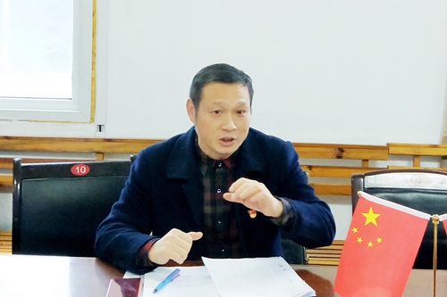 向宇飛列席指導股份公司氯堿黨支部“不忘初心、牢記使命”專題組織生活會(圖2)