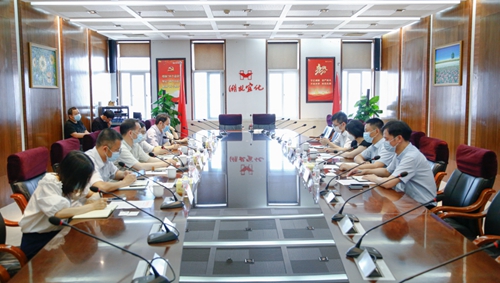 中國信保湖北分公司黨委書記、總經(jīng)理劉正茂一行到訪宜化集團(圖1)