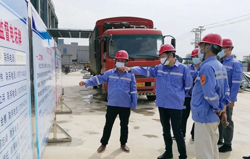 吳正新到TMP、TPO項(xiàng)目及松滋肥業(yè)新項(xiàng)目現(xiàn)場(chǎng)檢查指導(dǎo)工作(圖1)