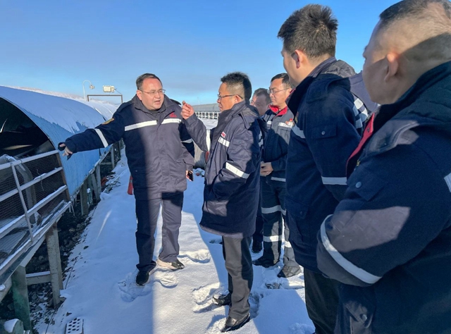 王大真到新疆宜化、新疆宜化礦業(yè)現(xiàn)場(chǎng)辦公(圖1)