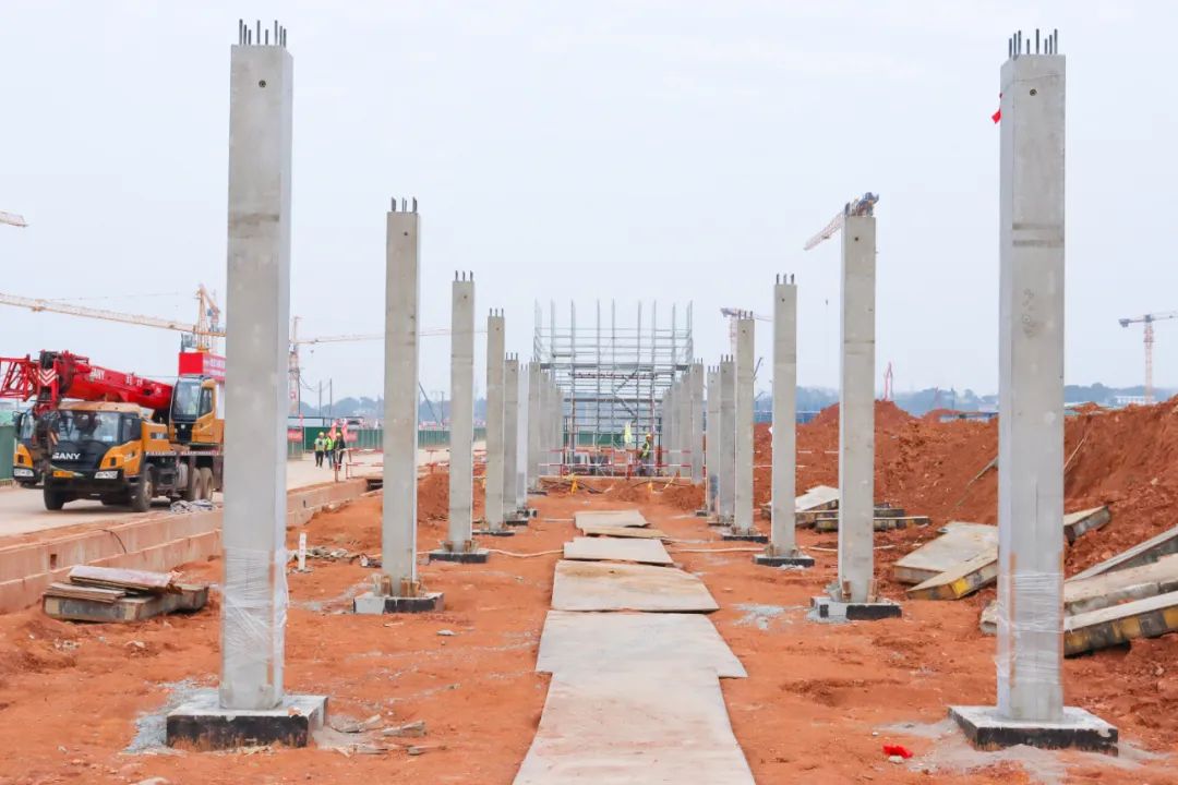 工程建設(shè)跑出加速度！磷化工項目預(yù)制管廊開始安裝(圖4)