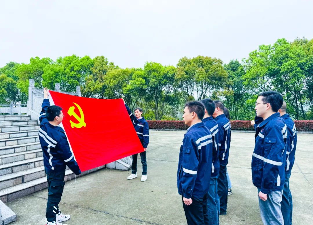 在緬懷中汲取奮進力量！這場主題黨日活動“走心”更“入心”！(圖3)