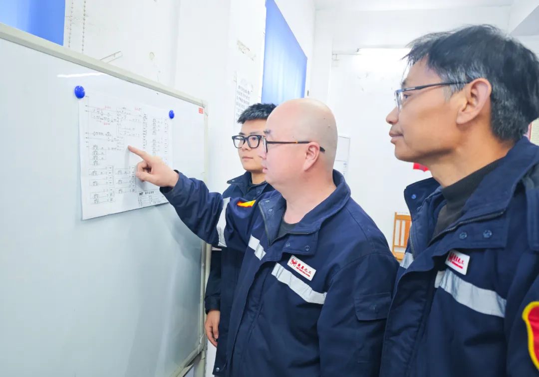 楚星公司電儀分廠：夯實(shí)基礎(chǔ)管理，護(hù)航生產(chǎn)安穩(wěn)運(yùn)行(圖3)