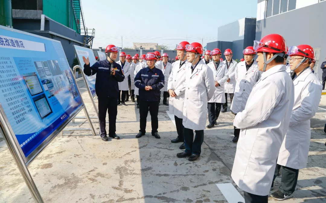 全省?；菲髽I(yè)安全設(shè)計診斷復(fù)核及專家駐企檢查幫扶工作現(xiàn)場會在宜召開