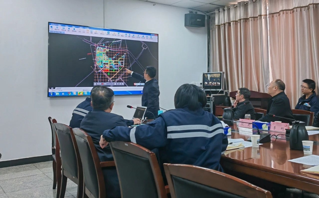 王大真帶隊現(xiàn)場調度楚星公司搬遷升級改造項目和田家河園區(qū)項目建設