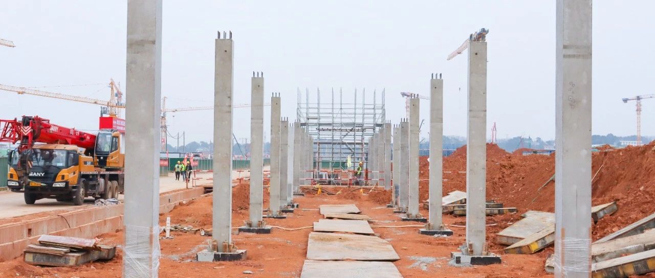 工程建設(shè)跑出加速度！磷化工項(xiàng)目預(yù)制管廊開始安裝